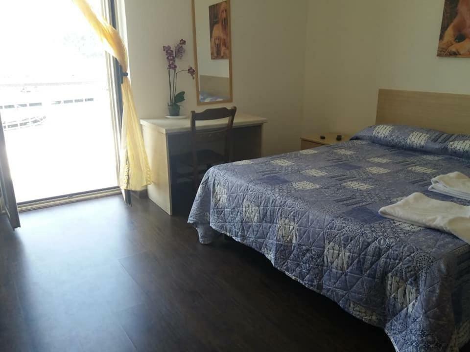 B&B Al Molo 佩斯基奇 外观 照片